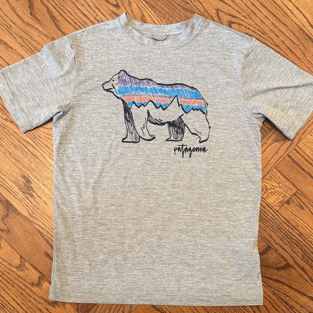 Patagonia Kids Gray T-Shirt with Colorful Bear Design